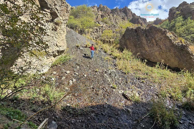 Hiking to wonders of Kapuyt