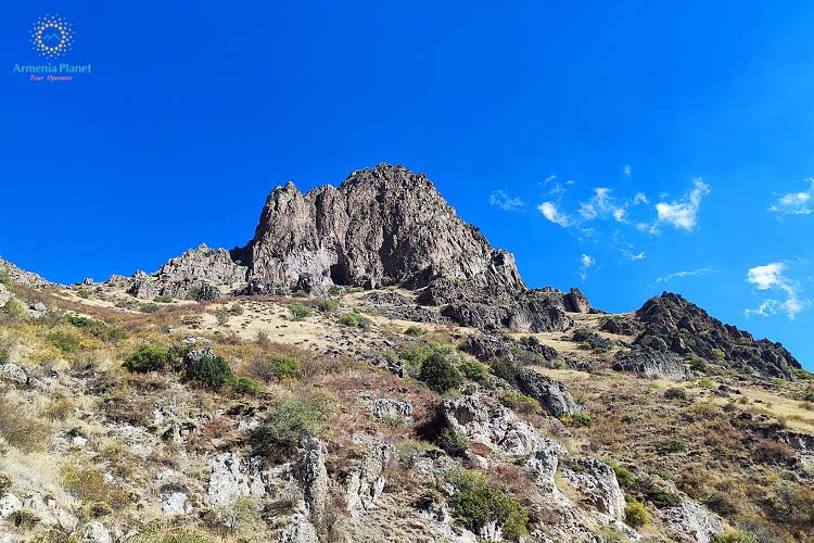 Hiking to wonders of Kapuyt