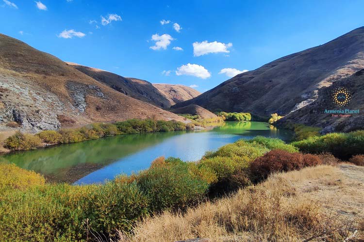 Hiking to wonders of Kapuyt