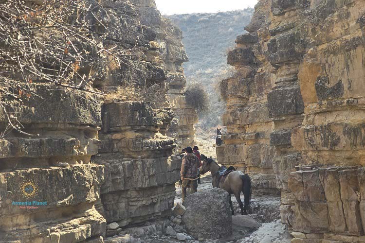 Horseback riding to Angels' Canyon