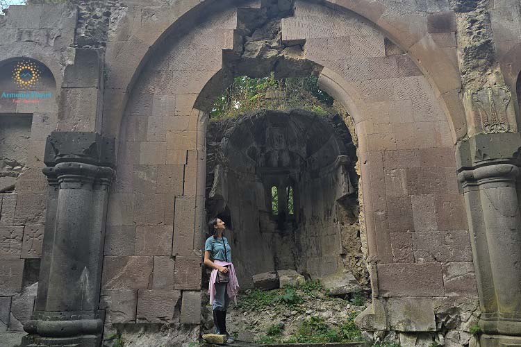 Конный поход к селу Дсех и монастырю Бардзракаш