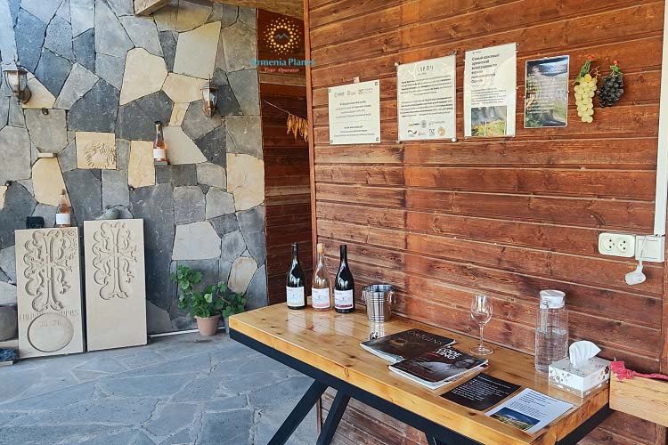 Momik Wines