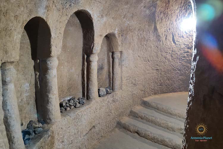 Վարպետ Լևոնի ձեռակերտ քարանձավ