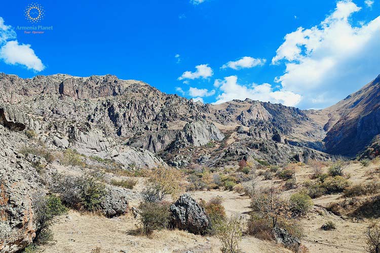 Basalt Arch of Kapuyt